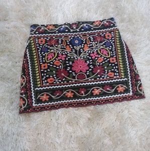 Embroidered mini skirt